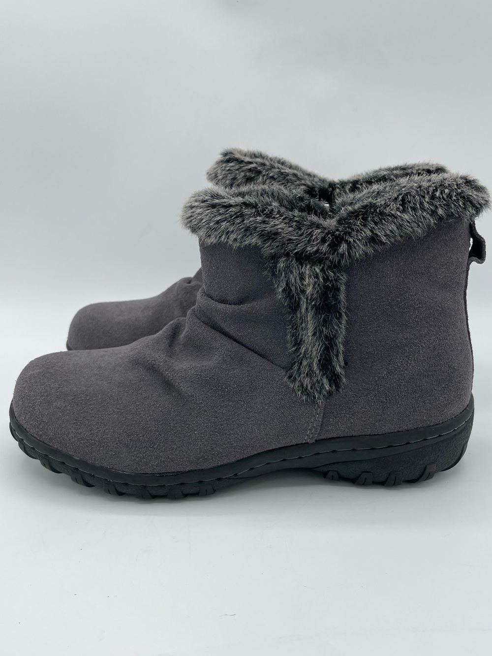 Khombu “Bonnie” Gray Faux-Fur Trim Winter Ankle Boots.